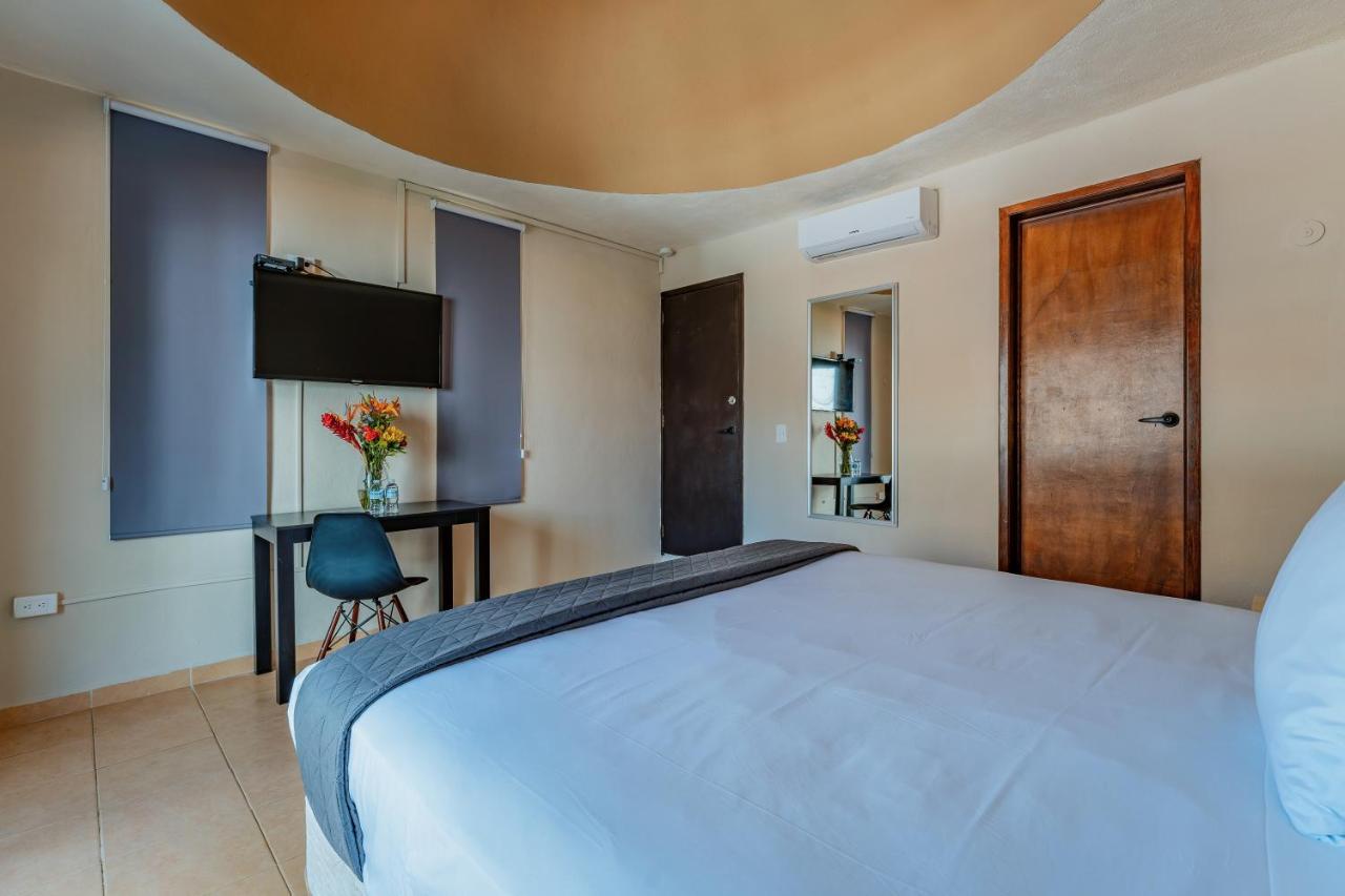 Hotel Brisas 5A Av, Playa Del Carmen Dış mekan fotoğraf